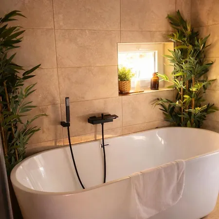 Villa De Charme - Sejour Detente Avec Jacuzzi Privatif